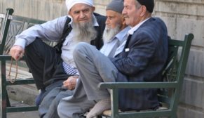 YAŞLILARA ÖNEM VERMEYEN GELECEKTEN SÖZ EDEMEZ
