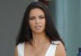 Adriana Lima Güzelliği İle Büyüledi