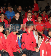 Siirt Valisi Milli Maçı Siirtlilerle İzledi, Ortaya Renkli Görüntüler Çıktı