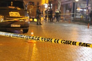Siirt’in Güres caddesinde iki şahıs arasında çıkan silahlı kavgada bir