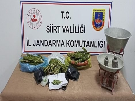 Siirt’in Baykan ilçesinde, jandarma ekiplerince adresinde 2 kilo 500 gram