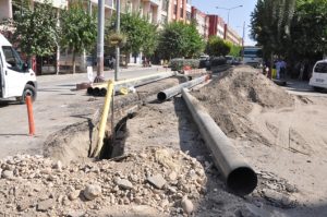 Siirt’te SİBADAŞ ekiplerince yapılan doğalgaz altyapı çalışmaları, kentin altını üstüne
