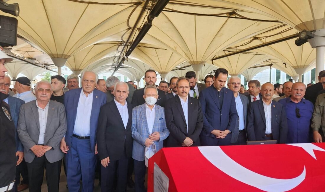 Siirt Valisi Dr. Kemal Kızılkaya'nın babası Mehmet Kamil Kızılkaya, Ankara'da