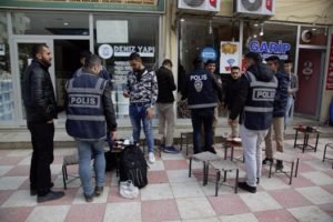 Siirt’te eğitim-öğretimim güvenli bir ortamda sağlanabilmesi amacıyla Emniyet Müdürlüğü ekiplerince,