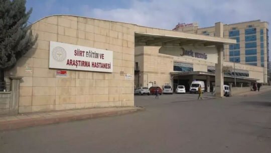 Siirt'te 5 katlı bir binanın damından düşen 15 yaşındaki kız