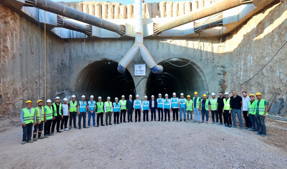 Siirt Valisi ve Belediye Başkan Vekili Dr. Kemal Kızılkaya, yapım
