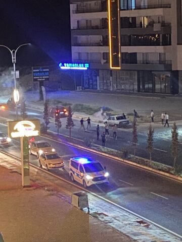 Siirt-Kurtalan karayolu Ford Kavşağı mevkiinde seyir halinde olan bir otomobilin