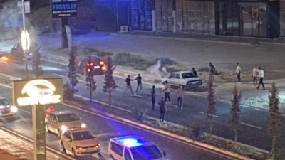 Siirt-Kurtalan karayolu Ford Kavşağı mevkiinde seyir halinde olan bir otomobilin
