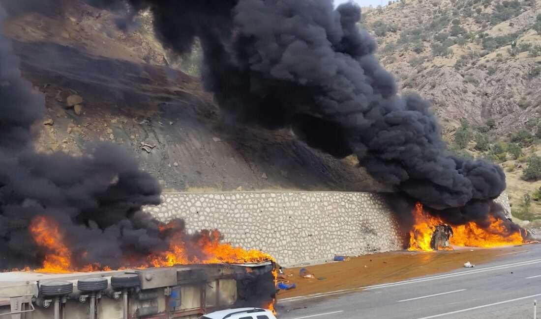 Siirt-Baykan yolu üzerinde iki tırın çarpışması sonucu araçlarda yangın çıktı.