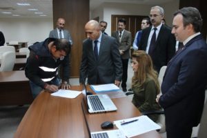 Karar Hükmünde Kararname (KHK) ile kamuda çalışan taşeron işçilere verilen