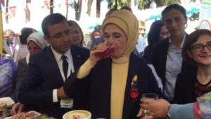 Cumhurbaşkanı Recep Tayyip Erdoğan’ın eşi Emine Erdoğan’ın himayesinde Şanlıurfa’da düzenlenen “3.