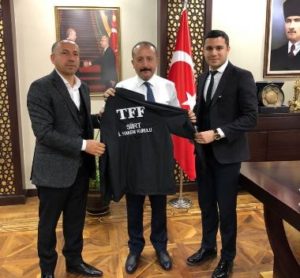 Türkiye Futbol Federasyonu Siirt İl Hakem Kurulu Başkanı Gökmen Şefikoğlu ve Türkiye Faal
