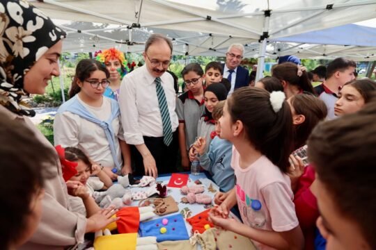 Siirt'te, Türkiye Çevre Haftası kapsamında "Dünya Bize Emanet" temasıyla çevre
