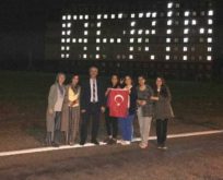 YURT KIZLARINDAN MEHMETÇİĞE “AFRİN” IŞIKLI DESTEK