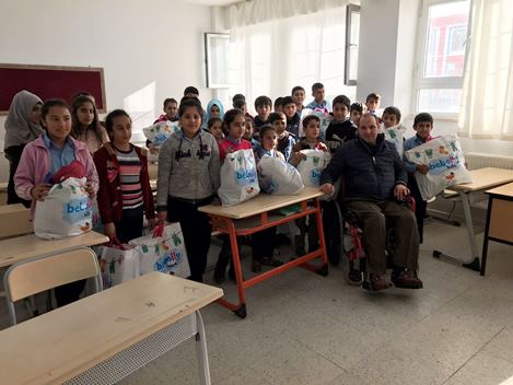 “BARIŞ KÖPRÜSÜ” İLE AMCALAR, ÖĞRENCİLERİN SESİ OLDU