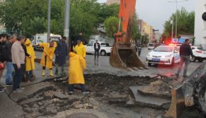 ÇÖKEN YOLA SİİRT BELEDİYESİNDEN ANINDA MÜDAHALE