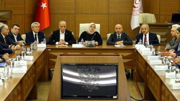 İşçi, işveren ve hükümet temsilcilerinden oluşan Asgari Ücret Tespit Komisyonu,
