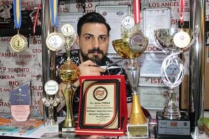 Dünyanın farklı ülkelerinde düzenlenen Uluslararası “Saç Kesim Festivali” ve yarışmalarında