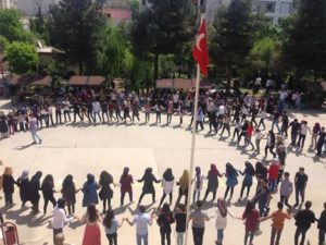 Siirt 14 Eylül Anadolu Lisesi’nde geleneksel bahar şenliği düzenlendi. Okul