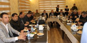 VALİ ATİK, GAZETECİLERLE KAHVALTIDA BULUŞTU