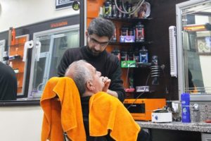 Siirt’te berberin tarifelerine gelen zamma vatandaşlardan tepki var. Berber ve