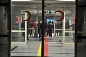 Batman’ın Beşiri ilçesinde askeri aracın çarptığı kız çocuğu ağır yaralandı.