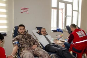 Siirt Emniyet Müdürlüğü personeli Polis Haftası etkinlikleri kapsamında Kızılay’a kan