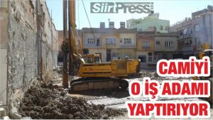 Siirt’in Tınaztepe mahallesinde bulunan Şeyh Faraç Camii,  yer altında bulunan
