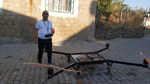 Siirt’te yaşayan 47 yaşındaki Burhan Canpolat, çocukluk hayali olan uçan