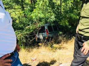 Siirt- Batman karayolunda seyir halinde olan bir otomobil, şoförünün direksiyon