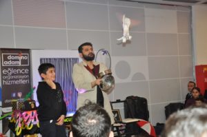Bir alış-veriş merkezi tarafından organize edilen program çerçevesinde Siirt’e gelen