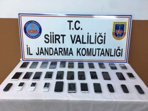 Siirt’in Eruh ilçesinde Jandarma ekiplerince Kaçakçılığın önlenmesine yönelik düzenlenen operasyonda