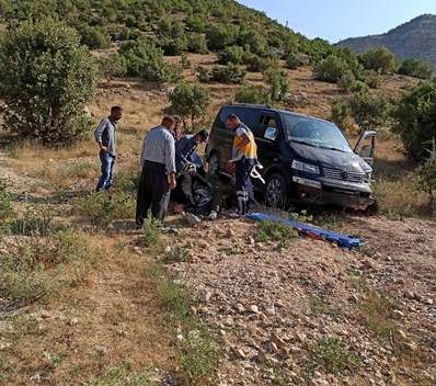 Siirt’in Eruh ilçesinde meydana gelen trafik kazasında 1’i ağır 3