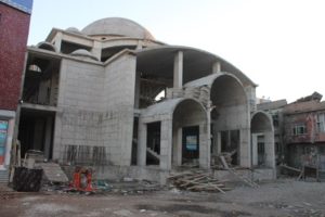 Yapımı, Siirt’in tanınmış hayırsever iş adamı Beşir İlçin tarafından üstlenilen