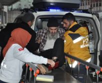 FENALAŞAN YAŞLI ADAMIN İMDADINA HIZIR GİBİ YETİŞTİLER