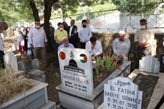 FİLİSTİN ŞEHİDİ İBRAHİM BİLGEN MEZARI BAŞINDA ANILDI