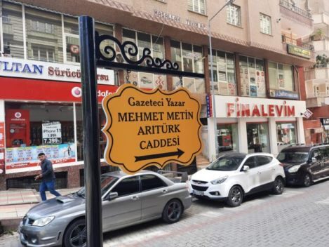 Yılların emektarı, Gazeteci-Yazar Mehmet Metin Arıtürk’ün adı Siirt’te bir caddede