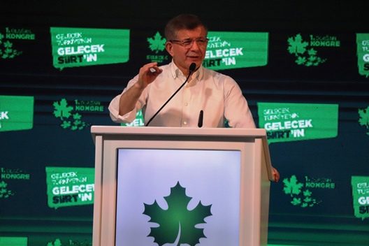 Gelecek Partisi Genel Başkanı Ahmet Davutoğlu, partisinin Siirt 1. Olağan