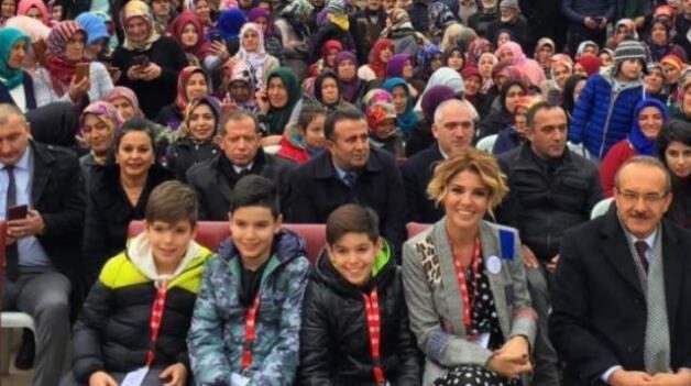2010 yılında Gülben Ergen öncülüğünde başlatılan Çocuklar Gülsün Diye projesi