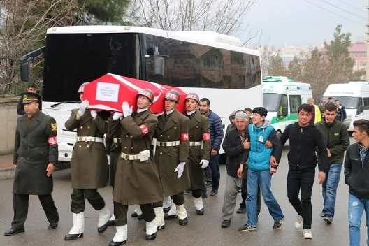 Hatay’da vefat eden asker için memleketi Siirt’te cenaze töreni düzenlendi.