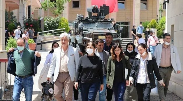 Haklarında yürütülen terör soruşturması kapsamında “silahlı terör örgütüne üye olmak”