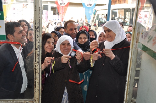 SİİRT’TE HDP SEÇİM BÜROSU AÇTI