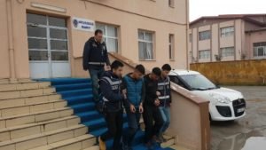 Siirt’te bir işyerine giren hırsızlar, Emniyetin çalışmaları sonucu çaldıkları çeşitli