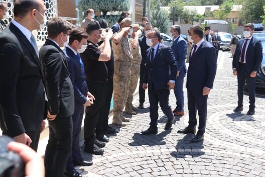 İçişleri Bakan Yardımcısı İsmail Çataklı, Siirt Valiliğine ziyarette bulundu. Vali