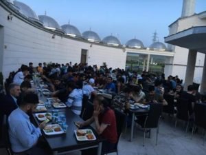 Siirt Üniversitesinde öğrenim gören Üniversite öğrencilerine Siirt’in hayırsever iş adamı