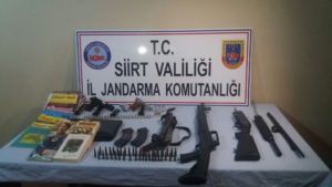 Siirt Jandarma Komutanlığı ekiplerince, silah ve mühimmat kaçakçılarına yönelik düzenlenen