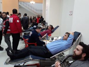 Siirt Üniversitesi öğrencileri, Kızılay Kan Merkezi tarafından düzenlenen kan bağışına