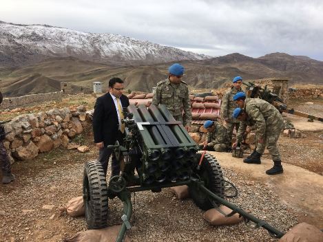 PERVARİ KAYMAKAMI ŞEKER’DEN MEHMETÇİĞE SÜRPRİZ ZİYARET