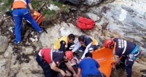 Siirt’in Tillo İlçesi Akyayla (Kılbasan) köyünde hayvanlarını otlattığı sırada dengesini