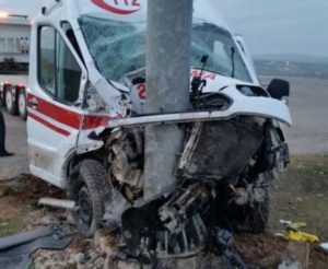 İl dışına hasta taşıyan Siirt Sağlık Müdürlüğü’ne bağlı 112 Acil
